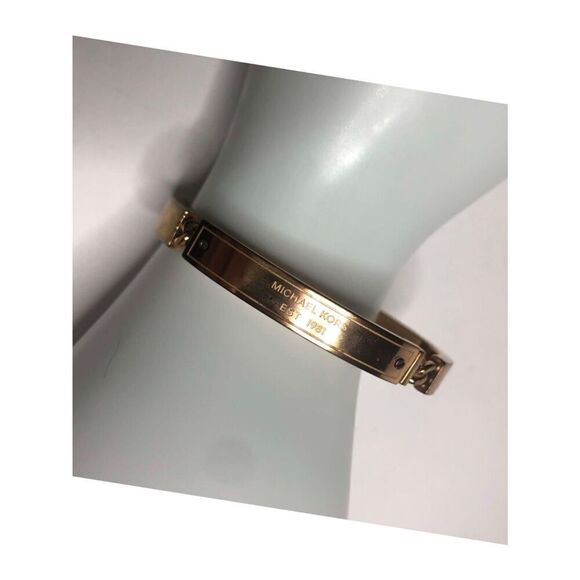 913 Michael Kors rose tone signature 1/4" wide Bracelet * - Picture 1 of 3